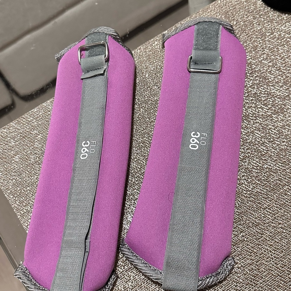 Flo 360 Ankle Weights in Vibrant Purple
